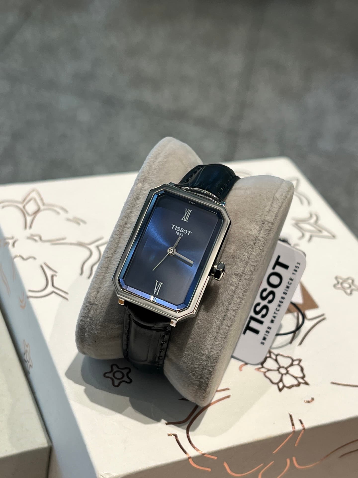 YupooPA Tissot Carissima Reps Women's Watch - T160 "Little Beauty" 21.8x30mm | Yupoo image 1