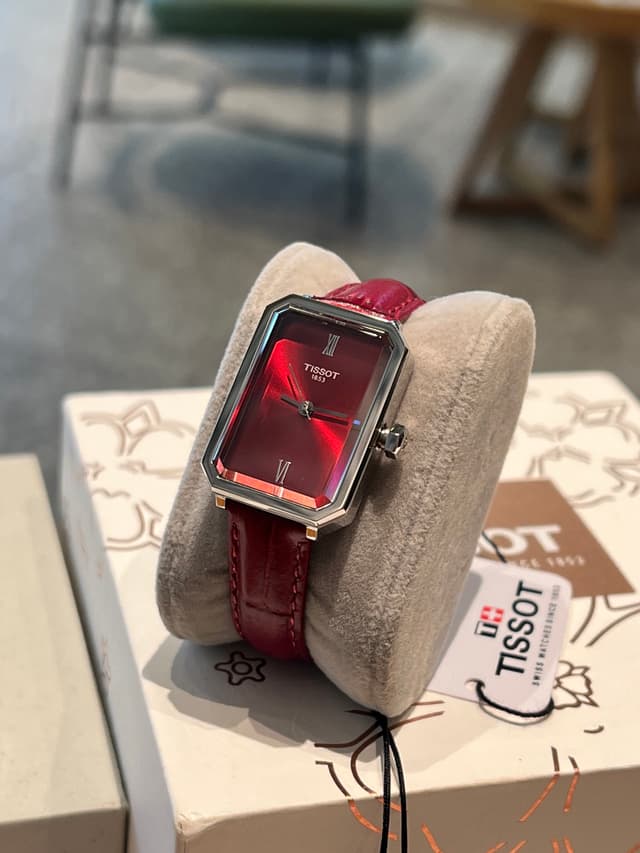 YupooPA Tissot Carissima Reps Women's Watch - T160 "Little Beauty" 21.8x30mm | Yupoo image 4