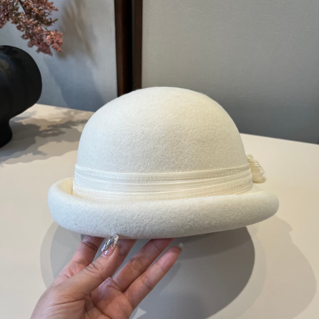 YupooPA Valentino Cap Rep Hat | White Wool Bucket image 6