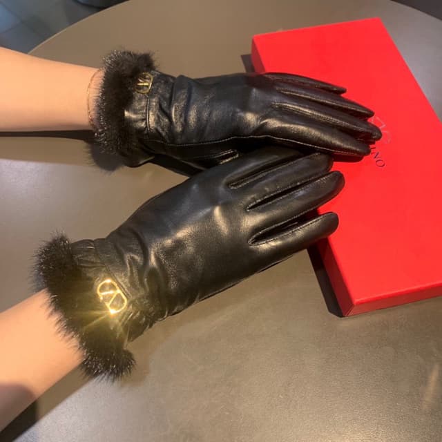 YupooPA Valentino Women's Touchscreen Gloves - Mink Trim, Imported Leather | Yupoo Rep Home Decor image 2