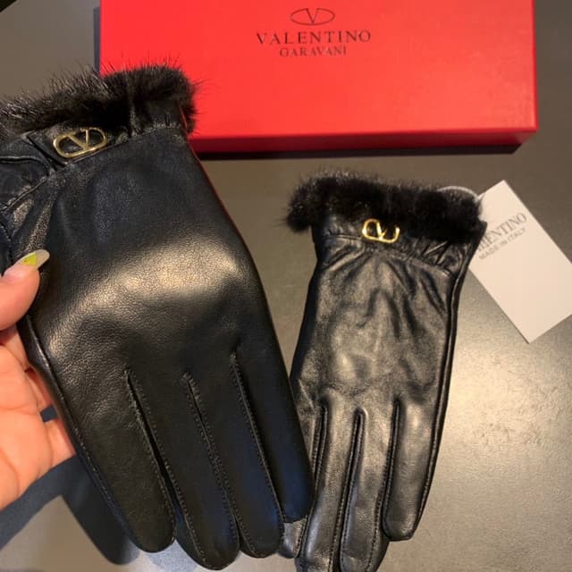 YupooPA Valentino Women's Touchscreen Gloves - Mink Trim, Imported Leather | Yupoo Rep Home Decor image 6