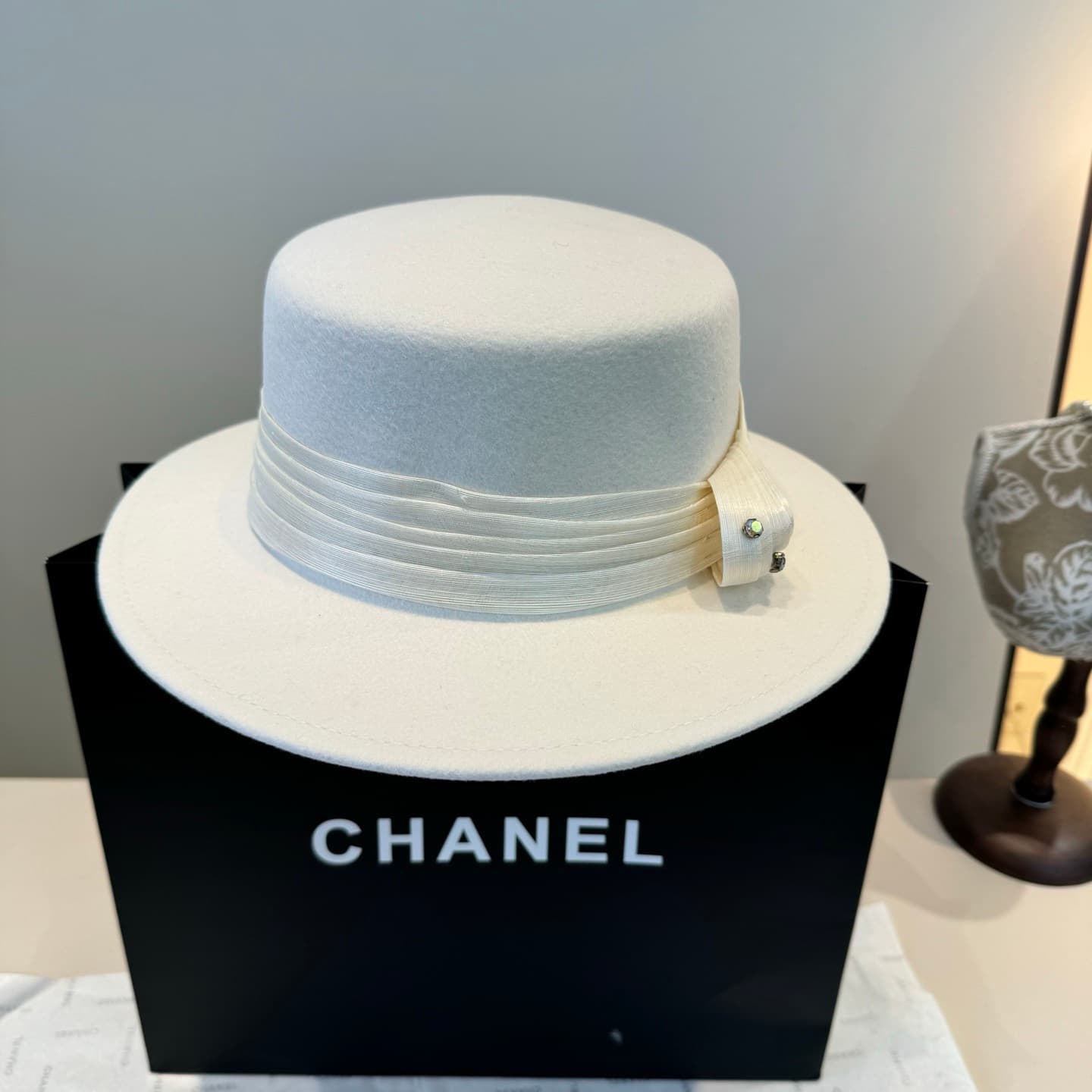 YupooPA White Valentino Rep Hat | Classic Fedora Style image 4