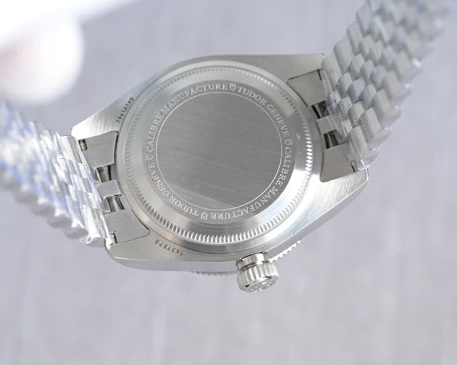 Yupoo TUDOR Black Bay 3 Red Shield by DIF Factory – Retro 41mm 904L Steel Watch | Rep Watches image 8