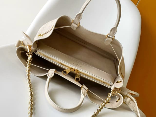 Yupoo bag | Rep Bag Louis Vuitton Bella Tote image 7