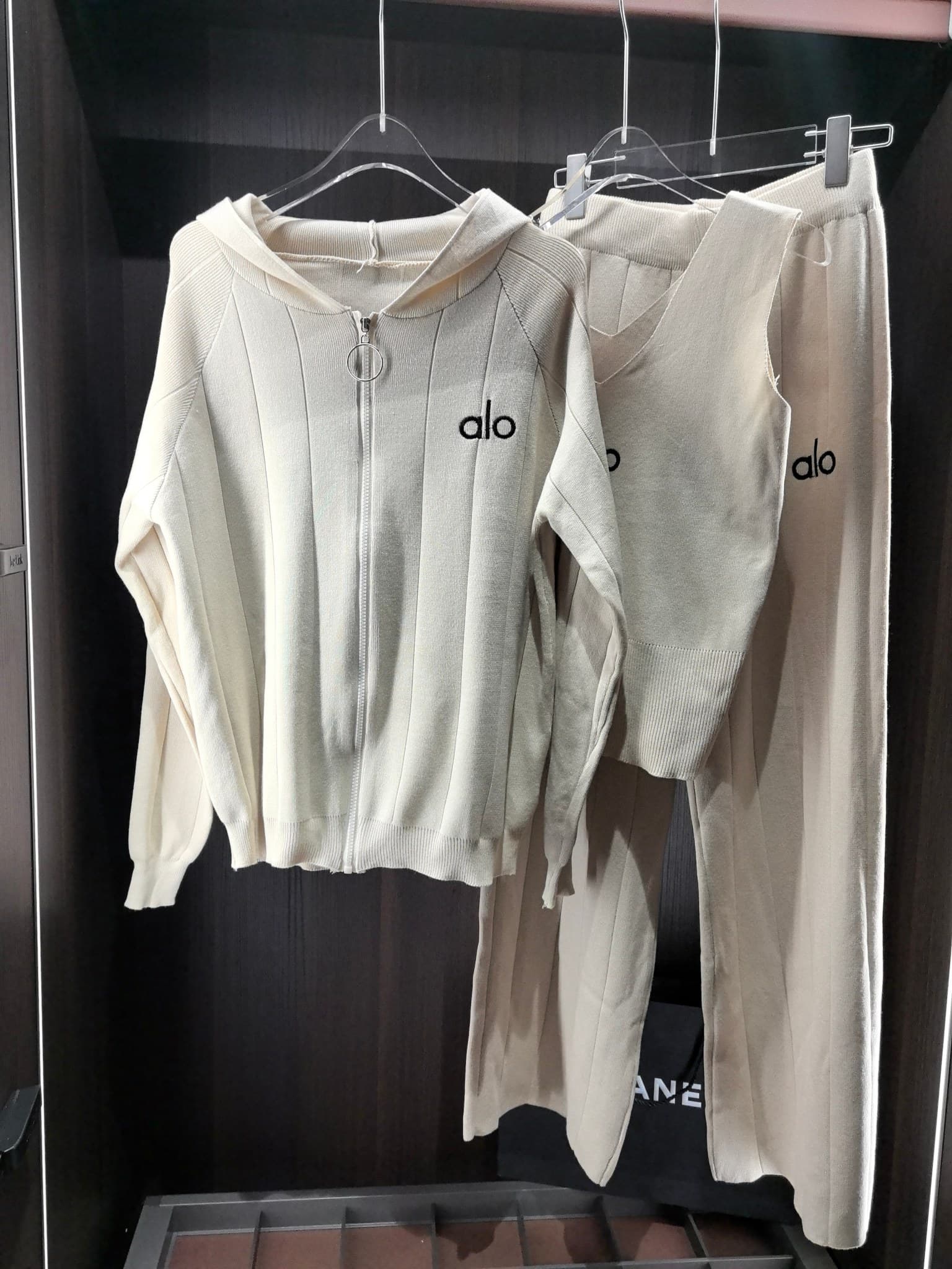 alo Jacket suit Yupoo clothes Sportswear white 013 | Rep Clothing image 1