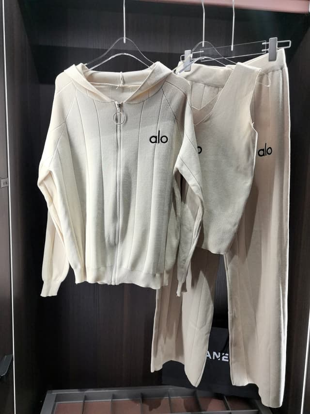 alo Jacket suit Yupoo clothes Sportswear white 013 | Rep Clothing image 1