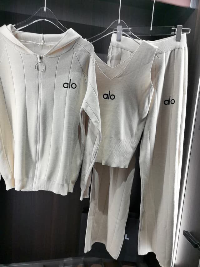 alo Jacket suit Yupoo clothes Sportswear white 013 | Rep Clothing image 2