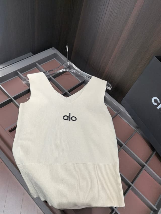 alo Jacket suit Yupoo clothes Sportswear white 013 | Rep Clothing image 5