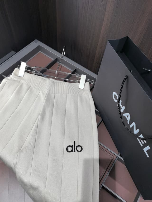 alo Jacket suit Yupoo clothes Sportswear white 013 | Rep Clothing image 7