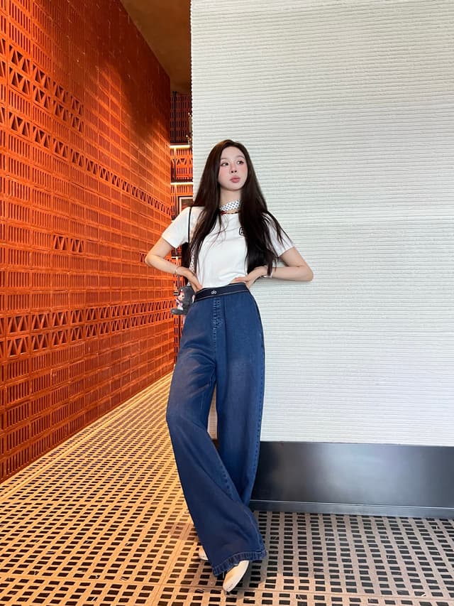 alo Jeans Yupoo pants 011 | Rep Clothing image 2