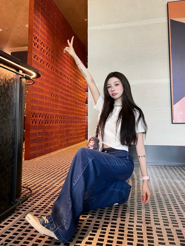 alo Jeans Yupoo pants 011 | Rep Clothing image 3