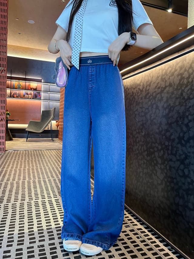 alo Jeans Yupoo pants 011 | Rep Clothing image 9