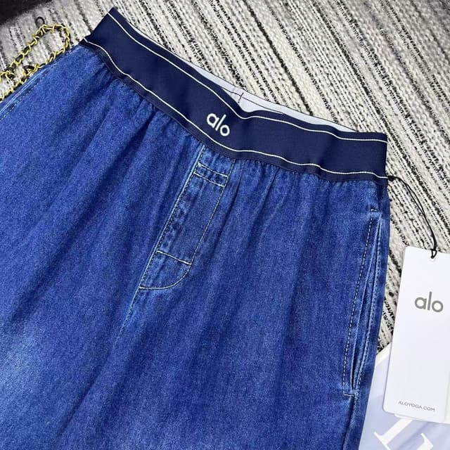 alo Jeans Yupoo pants 012 | Rep Clothing image 4