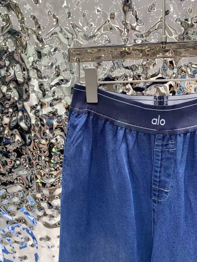 alo jeans Yupoo pants blue 019 | Rep Clothing image 4