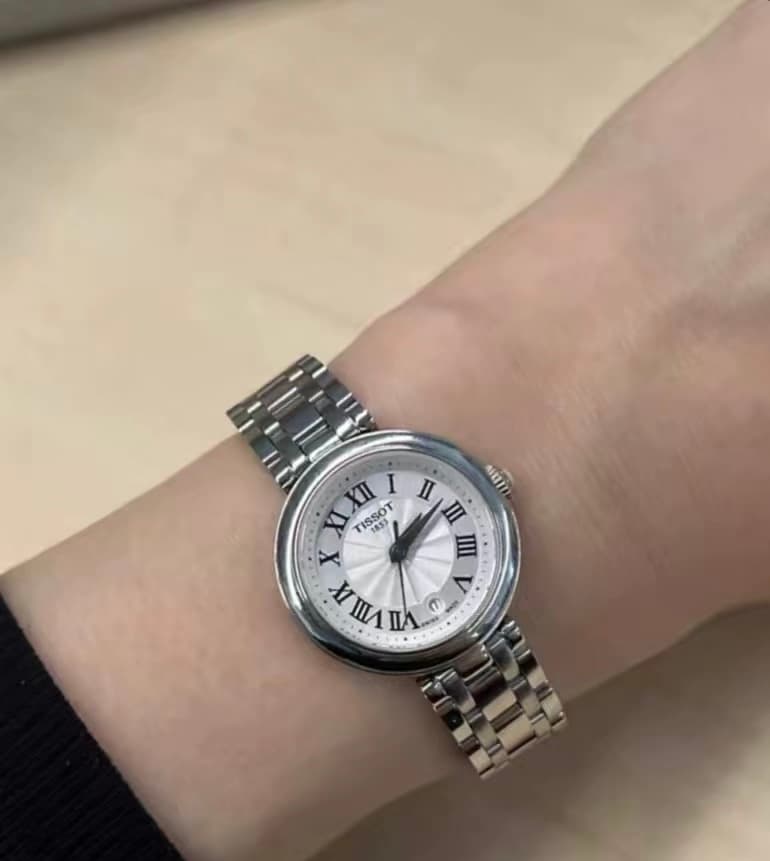 shop to grade replica Tissot watch Women's Swiss Quartz Watch Silver Dial Steel Bracelet image 4