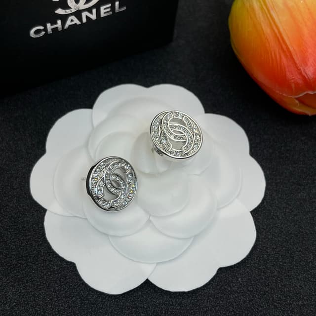 Chanel Stud Earrings YupooPA Jewelry Silver 001 | Yupoo Rep Jewelry image 2