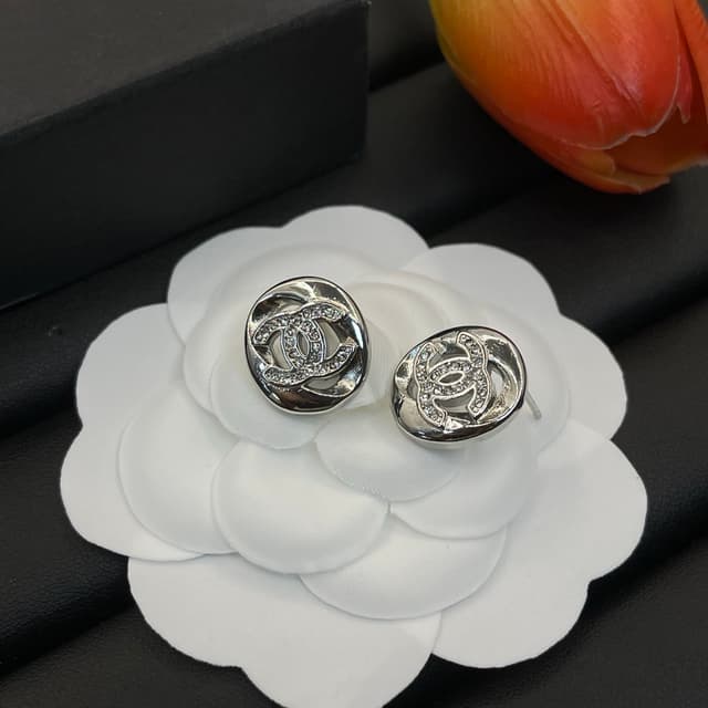 Chanel Stud Earrings YupooPA Jewelry Silver 002 | Yupoo Rep Jewelry image 2