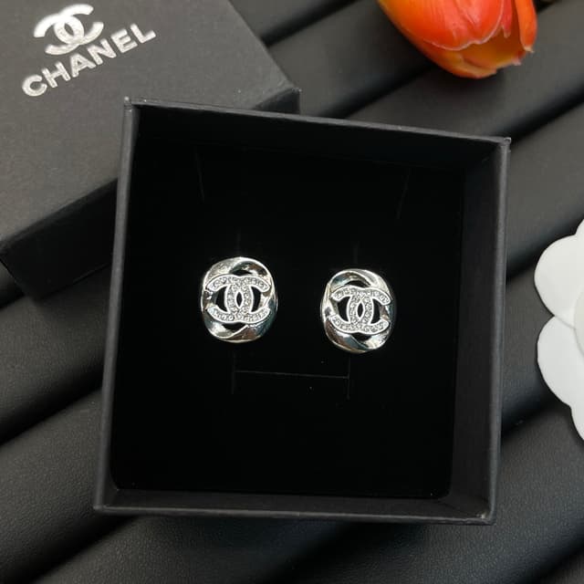 Chanel Stud Earrings YupooPA Jewelry Silver 002 | Yupoo Rep Jewelry image 6