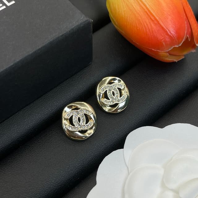 Chanel Stud Earrings YupooPA Jewelry Silver 003 | Yupoo Rep Jewelry image 2