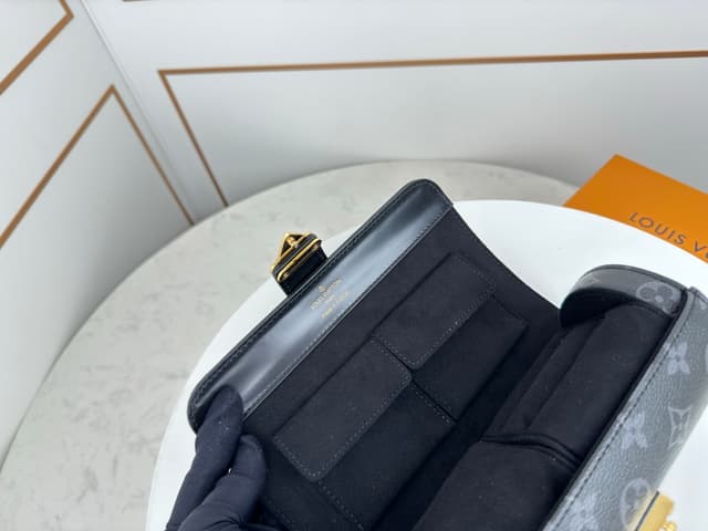 LV M10145 Black Flower Etui Bijou Handbag | Yupoo Rep Bags image 7