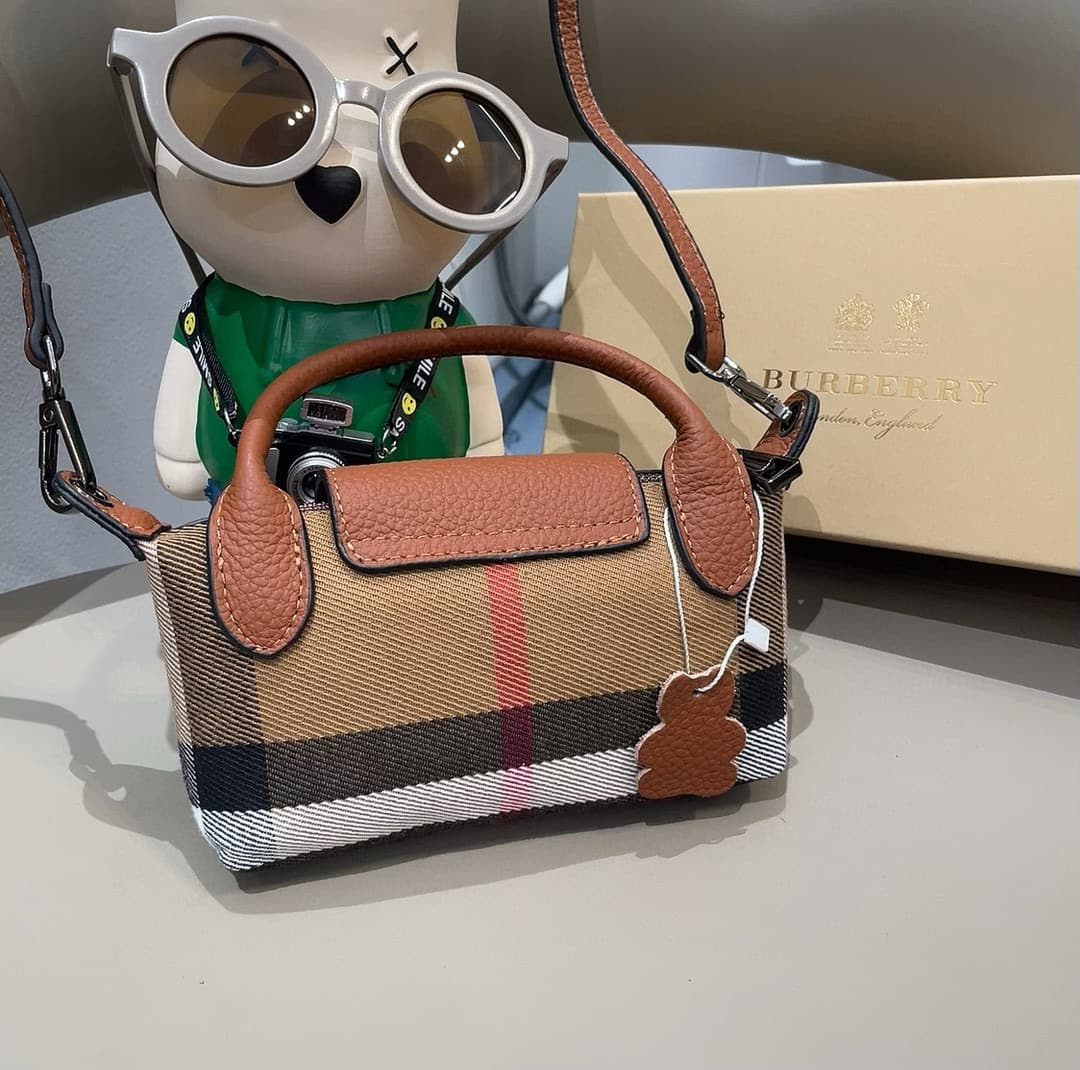 YupooPA Burberry-Inspired Check Canvas Phone Crossbody Bag📱 image 7