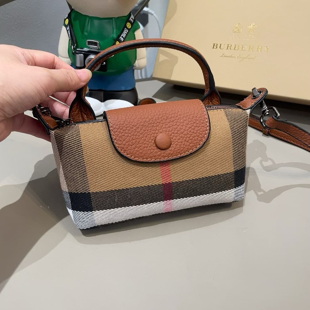 YupooPA Burberry-Inspired Check Canvas Phone Crossbody Bag📱 image 3