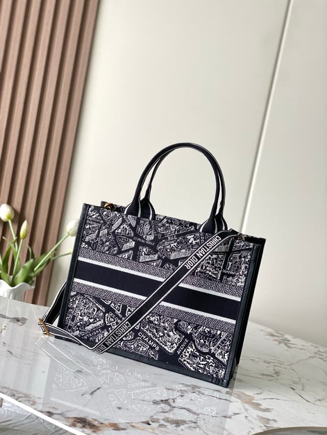 Dior Counter Tote With Leather Chip Medium-Sized Handbag | Yupoo Rep Bags image 2
