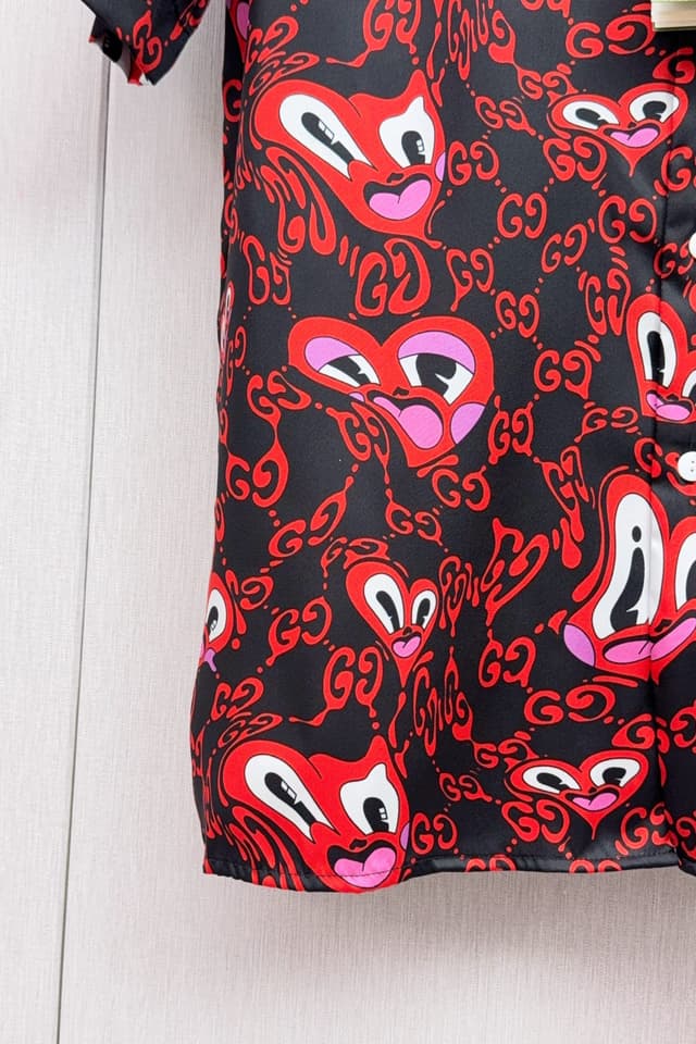 Gucci P230 M945 - Heart Print Silk Shirt | Yupoo Rep Clothing image 8