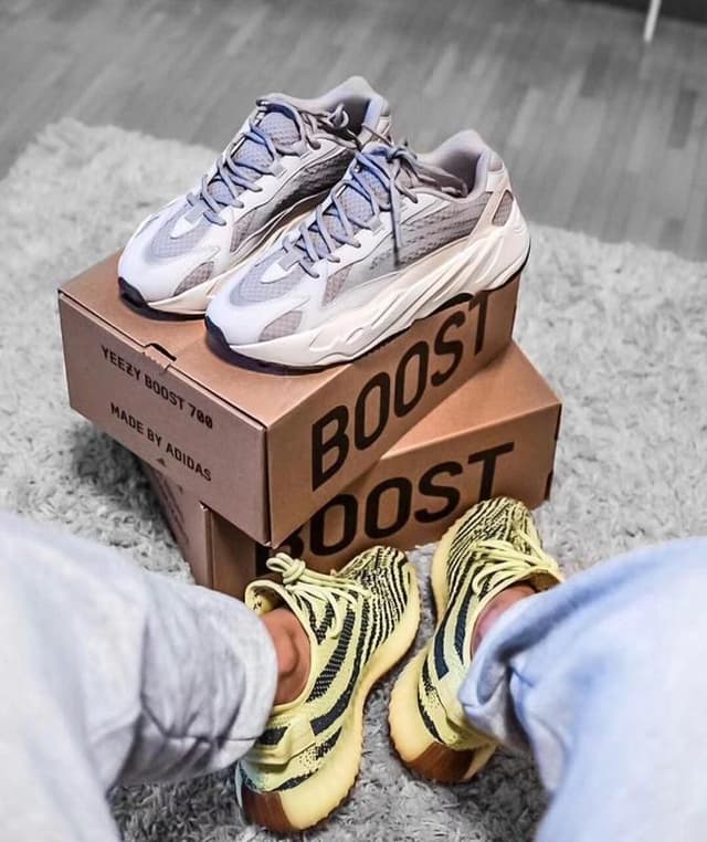 Yeezy 001-Adida Yeezy 700V2 | Yupoo Rep Sneakers (Ref 566) image 1