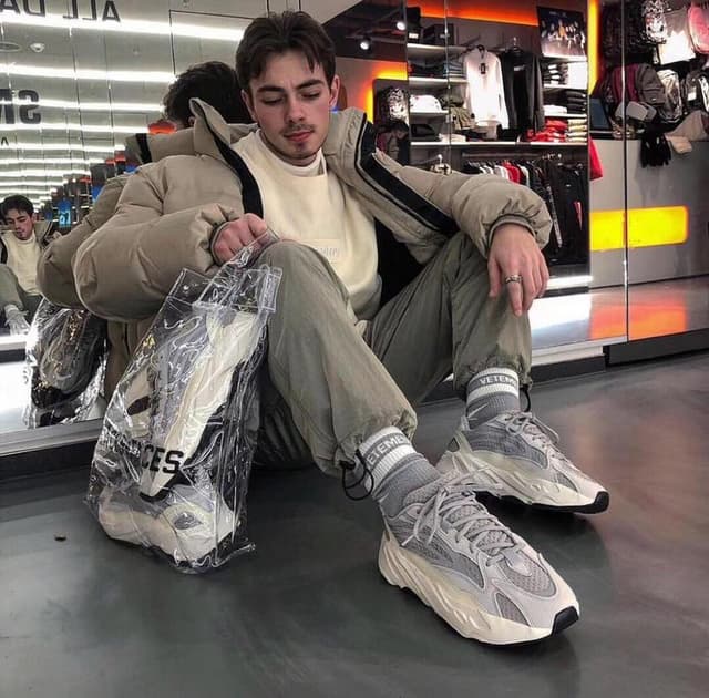 Yeezy 001-Adida Yeezy 700V2 | Yupoo Rep Sneakers (Ref 566) image 4