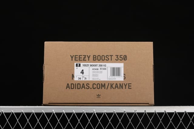 Yeezy 350 Boost V2 | Yupoo Rep Sneakers (Ref 552) image 7