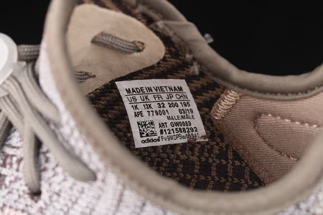 Yeezy 350 Boost V2 | Yupoo Rep Sneakers (Ref 610) image 11