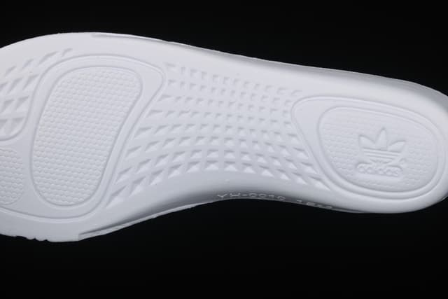 Yeezy 350 Boost V2 | Yupoo Rep Sneakers (Ref 610) image 13