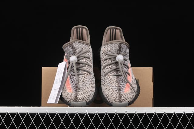 Yeezy 350 Boost V2 | Yupoo Rep Sneakers (Ref 610) image 5