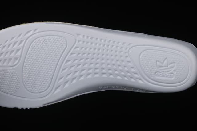 Yeezy 350 Boost V2 | Yupoo Rep Sneakers (Ref 611) image 13