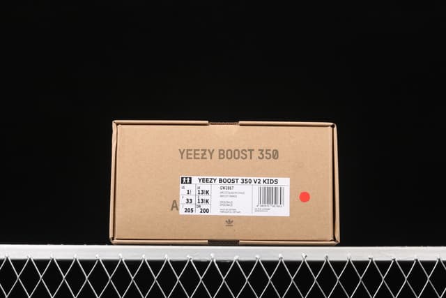 Yeezy 350 Boost V2 | Yupoo Rep Sneakers (Ref 611) image 6