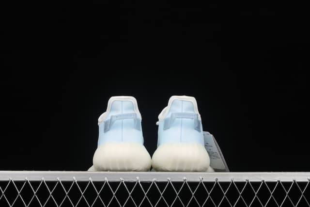 Yeezy 350 Boost V2 | Yupoo Rep Sneakers (Ref 564) image 4