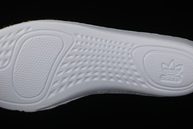 Yeezy 350 Boost V2 | Yupoo Rep Sneakers (Ref 573) image 13