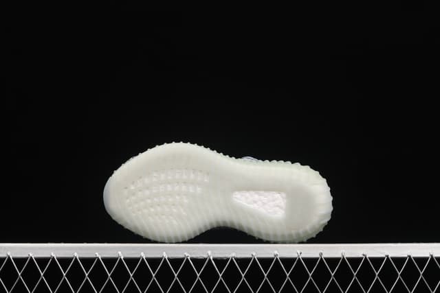 Yeezy 350 Boost V2 | Yupoo Rep Sneakers (Ref 554) image 3
