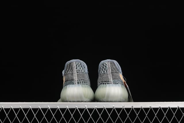 Yeezy 350 Boost V2 | Yupoo Rep Sneakers (Ref 554) image 4