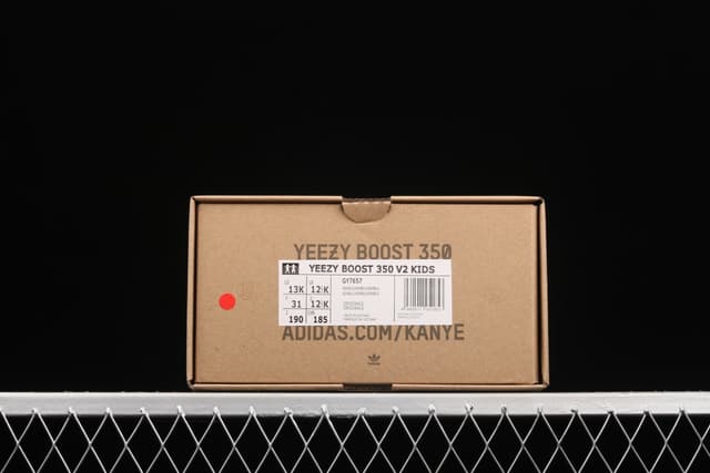 Yeezy 350 Boost V2 | Yupoo Rep Sneakers (Ref 554) image 6