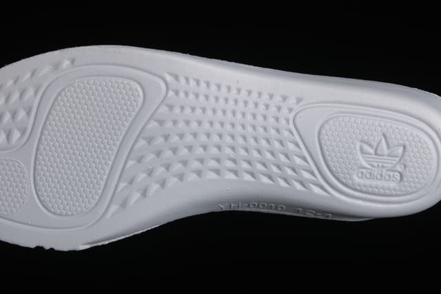 Yeezy 350 Boost V2 | Yupoo Rep Sneakers (Ref 601) image 14