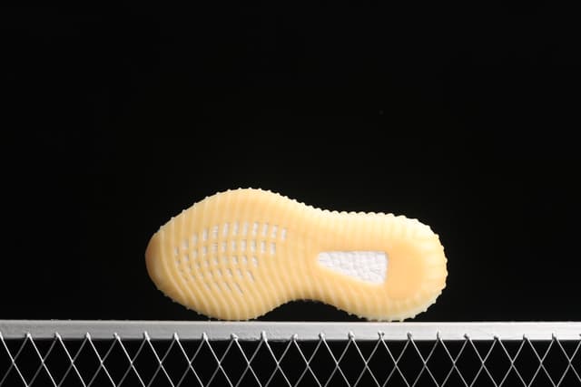 Yeezy 350 Boost V2 | Yupoo Rep Sneakers (Ref 601) image 3