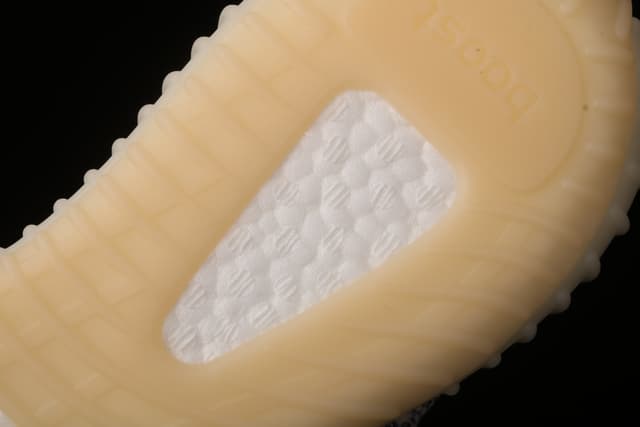 Yeezy 350 Boost V2 | Yupoo Rep Sneakers (Ref 636) image 15