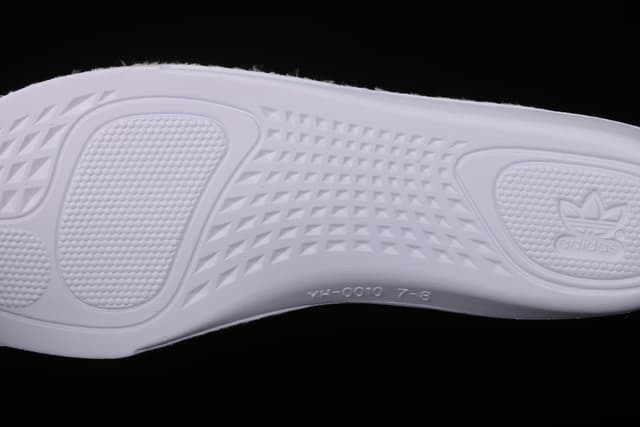 Yeezy 350 Boost V2 | Yupoo Rep Sneakers (Ref 636) image 17