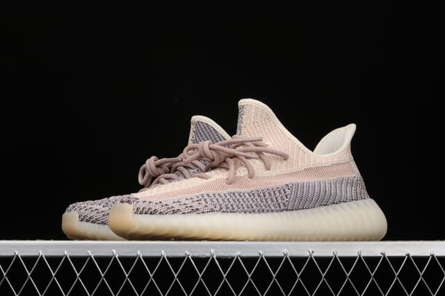 Yeezy 350 Boost V2 | Yupoo Rep Sneakers (Ref 636) image 4