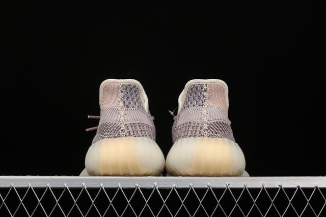 Yeezy 350 Boost V2 | Yupoo Rep Sneakers (Ref 636) image 5