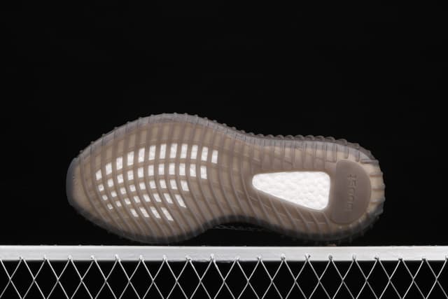 Yeezy 350 Boost V2 | Yupoo Rep Sneakers (Ref 550) image 3