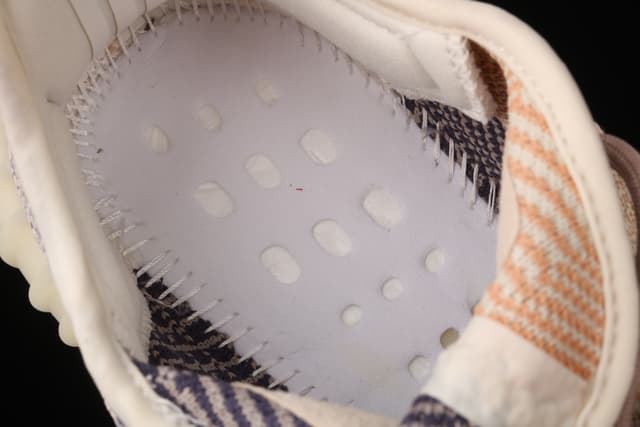 Yeezy 350 Boost V2 | Yupoo Rep Sneakers (Ref 578) image 3