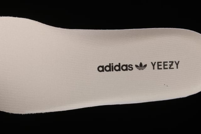 Yeezy 350 Boost V2 | Yupoo Rep Sneakers (Ref 578) image 4